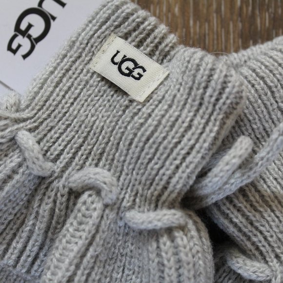 UGG WOMEN'S KNIT TECH ENABLED‎ RUFFLE GLOVES GRAY - Picture 2 of 3